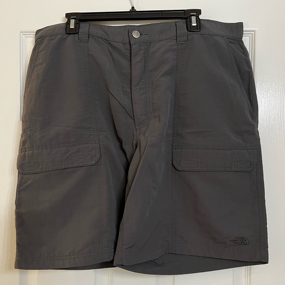 The North Face Men's Hiking Shorts, size 38 - Picture 1 of 7